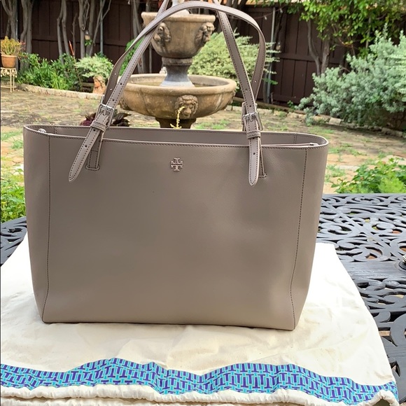 Tory Burch Handbags - Tory Burch EMERSON BUCKLE TOTE in French Gray